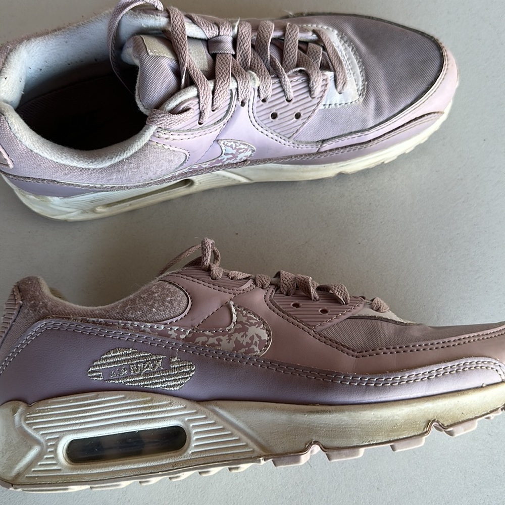 Nike shoes size 9.5 - Picture 2 of 2